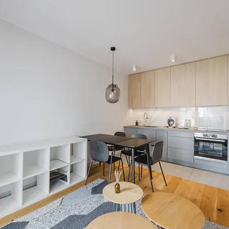 Wilda Chic By Bookinghost