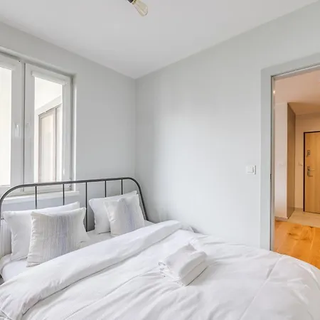 Wilda Chic By Bookinghost