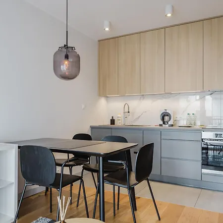 Wilda Chic By Bookinghost