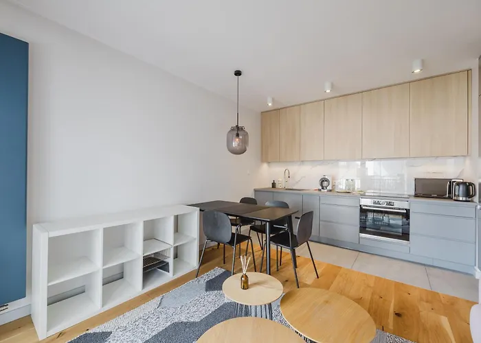 Wilda Chic By Bookinghost